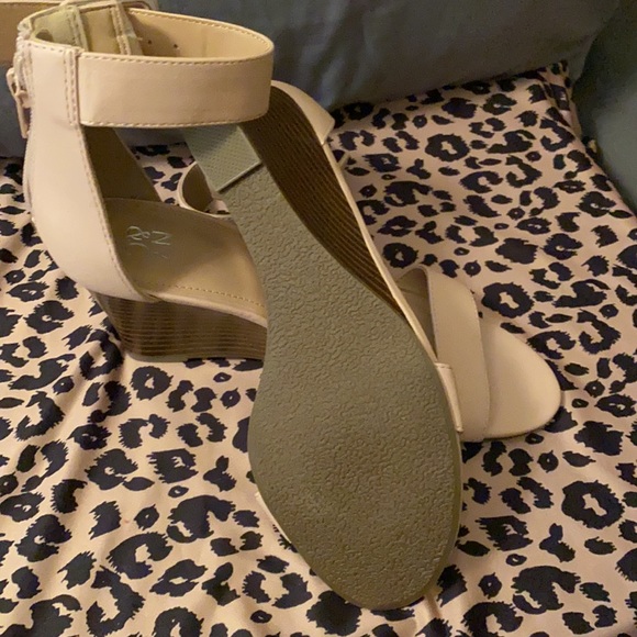 New - Picture 4 of 4